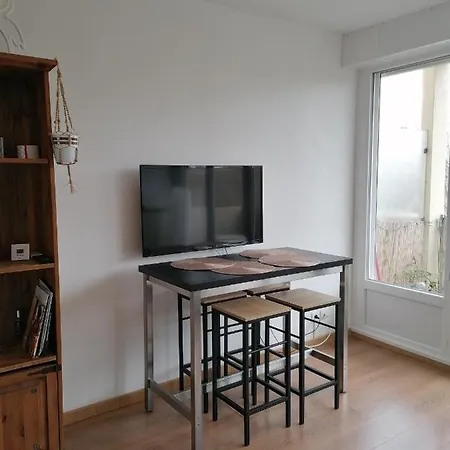 Circe - Nord-hopitaux-facultes Apartment